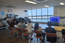 ‘제주시 경로당이 디지털 교실로’어르신 스마트폰 교육